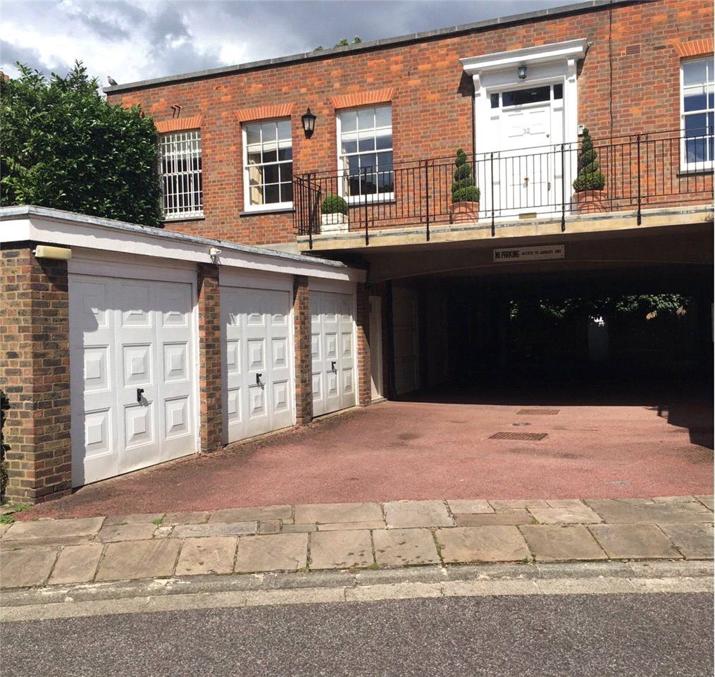 Pembroke Gardens Close, Kensington, L...