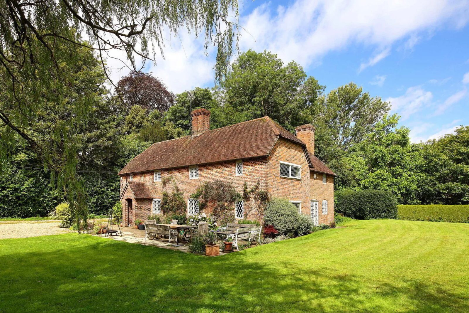 Carpenters Cottage, Burkham, GU34