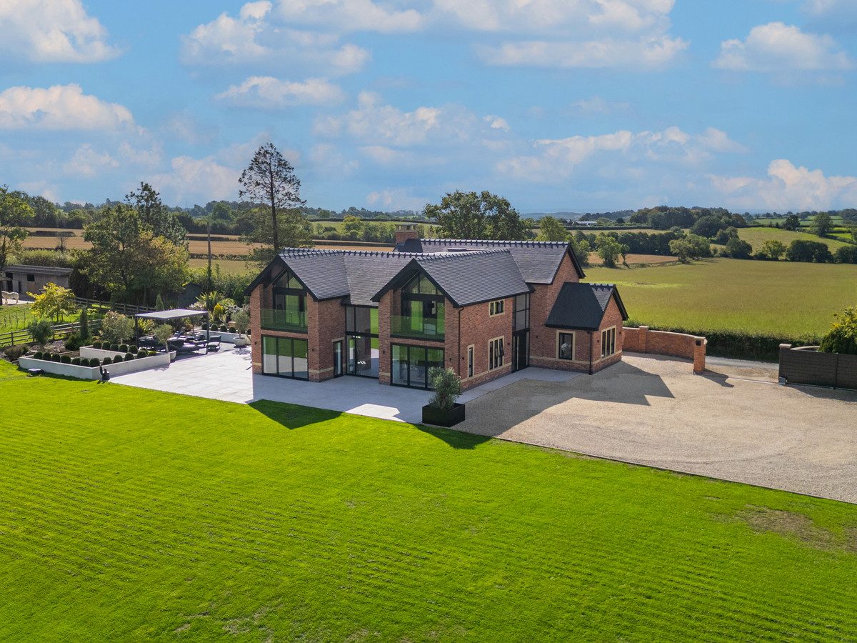 Detached House for sale with 6 bedrooms, Atlow Lane, Atlow Ashbourne