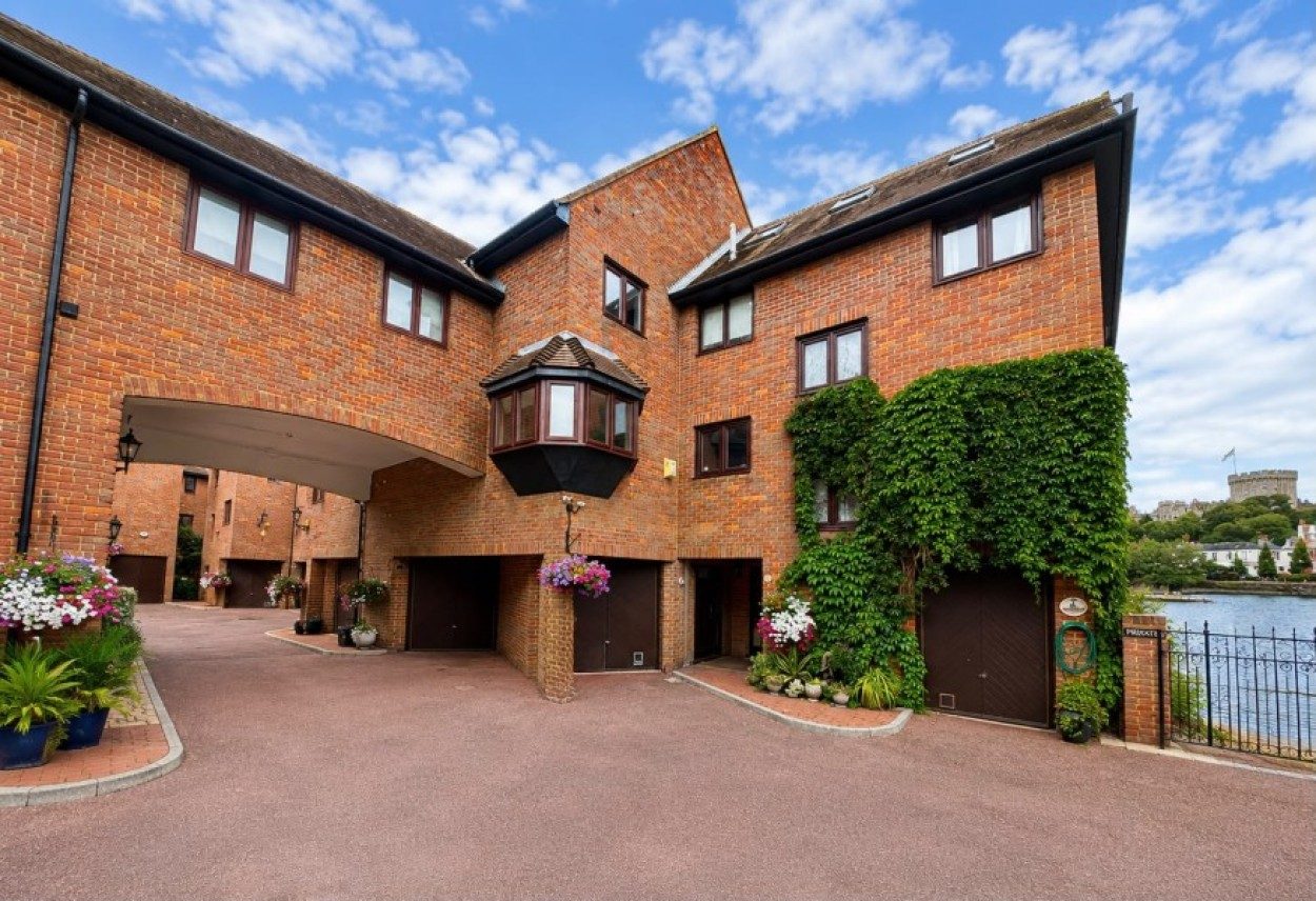 4 bed Houses for Rent