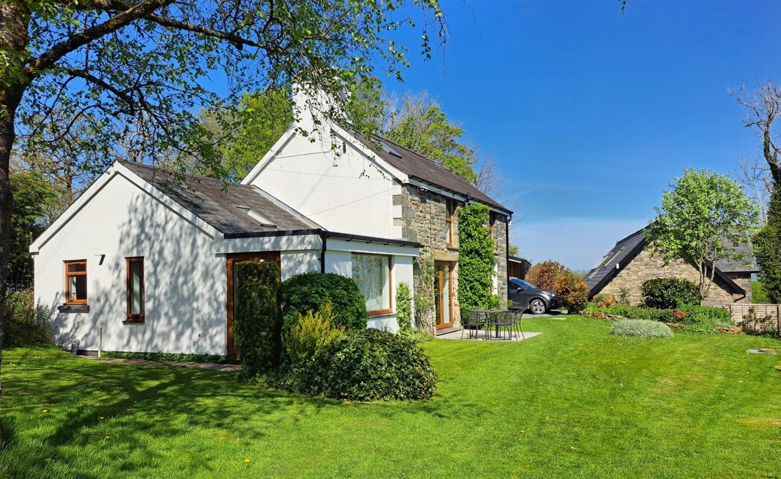 Two detached 3 bedroom houses near Tregaron