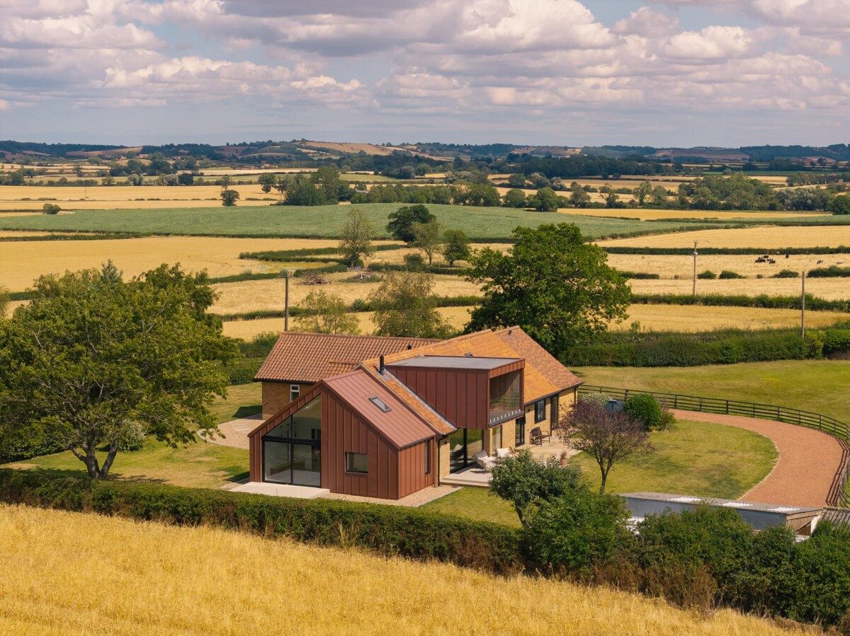 Chain free smallholding in York