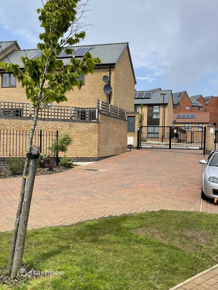 Parking Space to Rent in Northampton, NN5